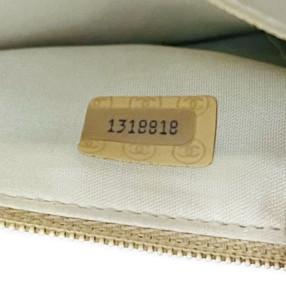 CHANEL Bag Matelasse Shoulder Chain Beige Lambskin Gold Chain Quilted CC Bag GUC - Picture 13 of 16